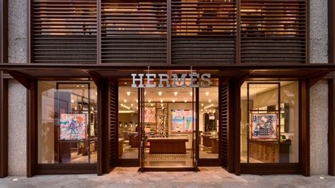 packageless hermes shop near me